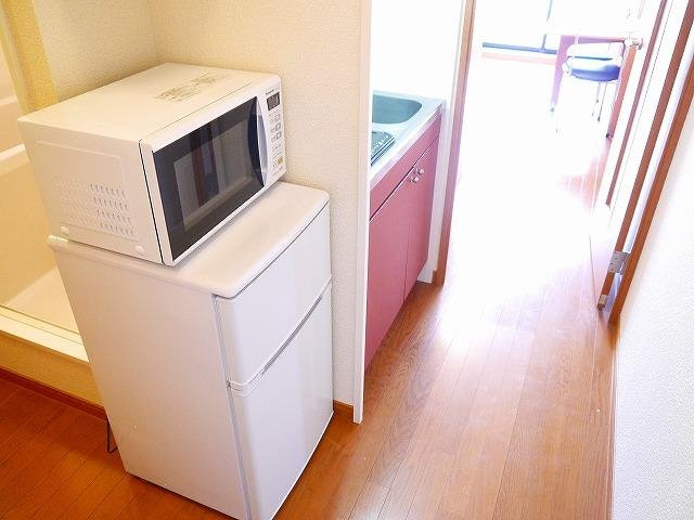 レオパレス伏見Ⅰの設備|冷蔵庫、電子レンジあります