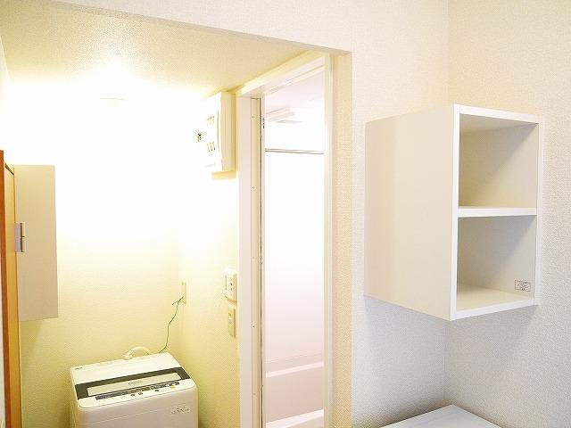 レオパレス伏見Ⅰのその他|洗濯機あたりは明るいです