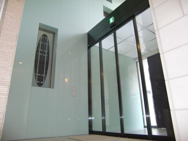 W.O.B.ROKKOHMICHIのエントランス