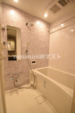 S-RESIDENCE大阪上本町の浴室