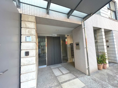 【エントランス】 | ファーストアベニール