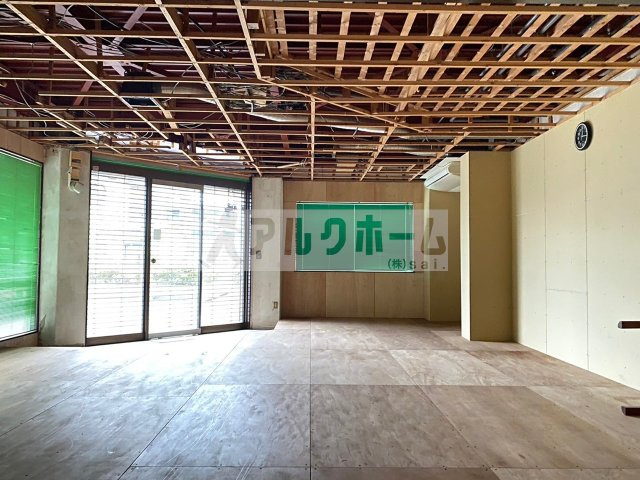 シルバー店舗の内装