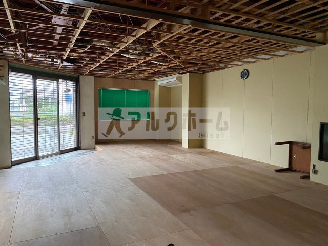 シルバー店舗の内装