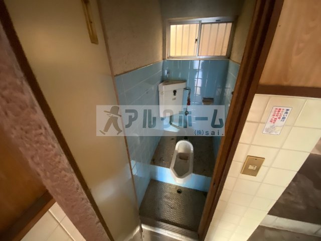 清州1丁目店舗付き住宅のトイレ