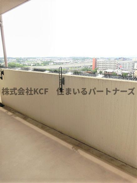久留米市荒木町白口の賃貸マンションのバルコニー|バルコニーからの眺めを楽しみながら食事をしませんか