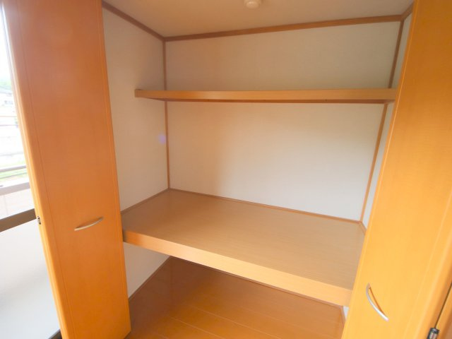リビングタウン南生駒Bの収納