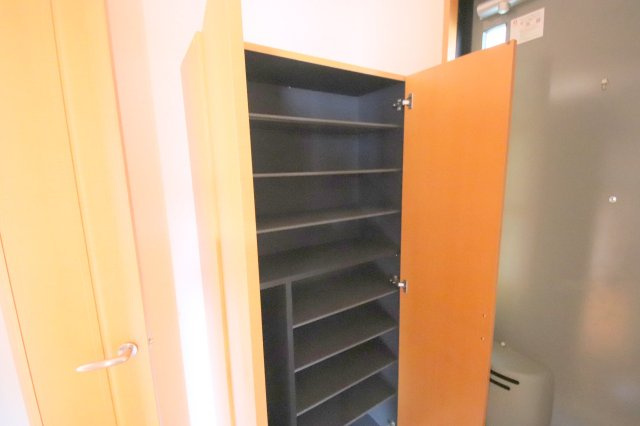 リビングタウン南生駒Bの収納