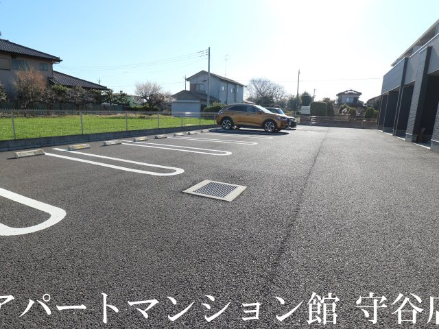 アルトピアーノの駐車場