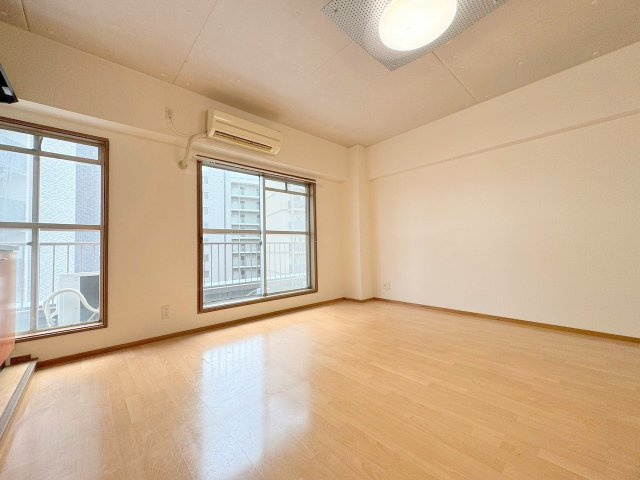 大島紬ビルの寝室