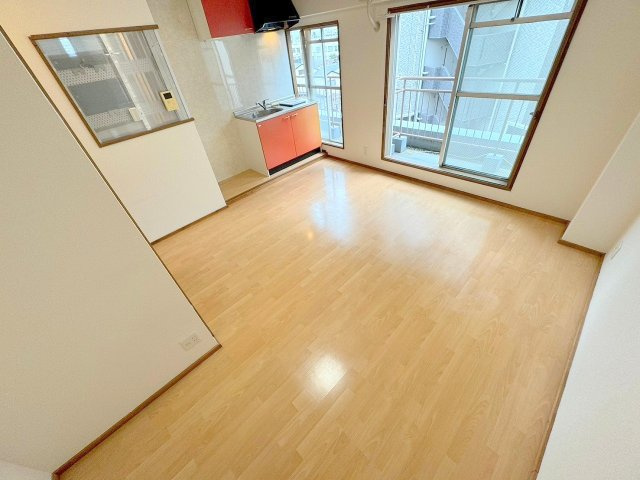 大島紬ビルの居間・リビング