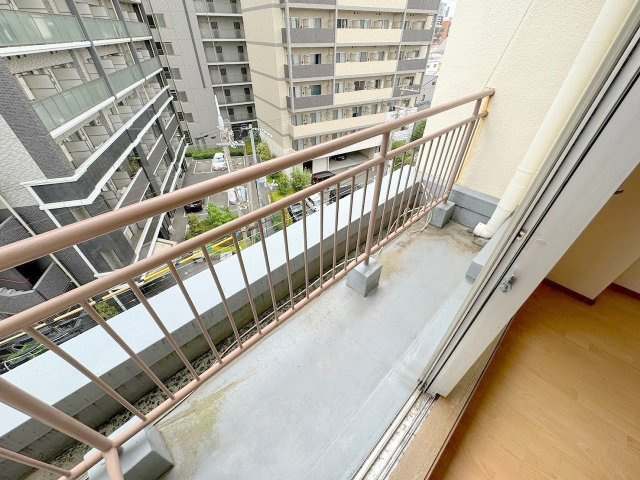 大島紬ビルのバルコニー