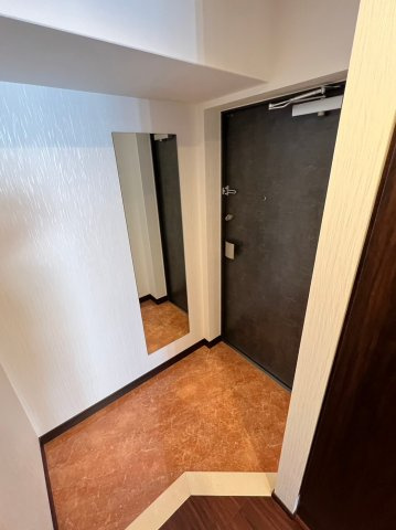 プレジオ鎗屋町の玄関