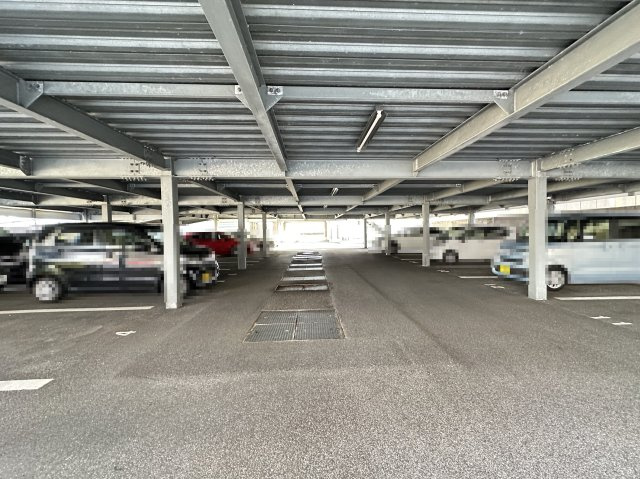 リップルガーデンⅡの駐車場