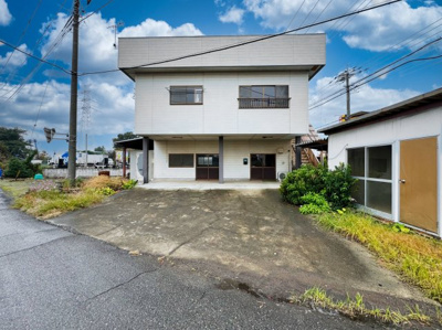 【外観】 | 太田市新田嘉祢町　事務所併用住宅 | 事務所・作業場がついた併用住宅です