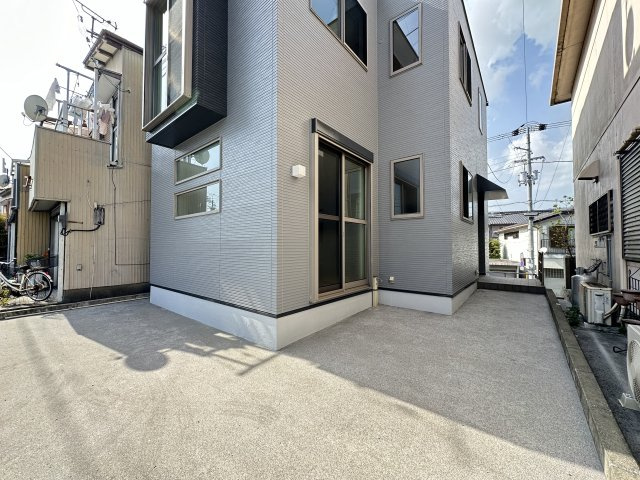 本宮町戸建のエントランス