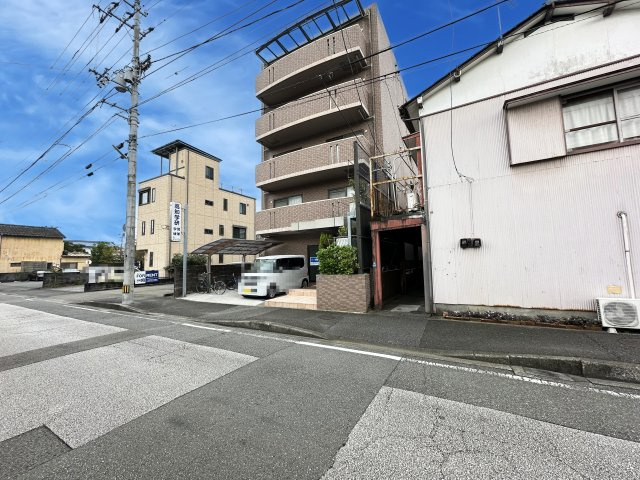 素心館の駐車場