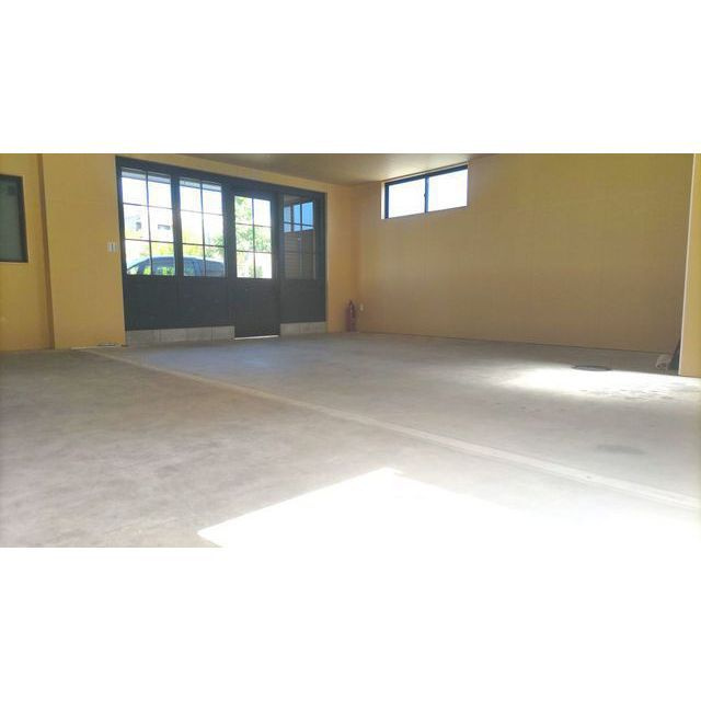 岐阜市敷島町９丁目の店舗事務所の居間・リビング