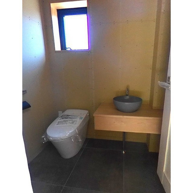 岐阜市敷島町９丁目の店舗事務所のトイレ