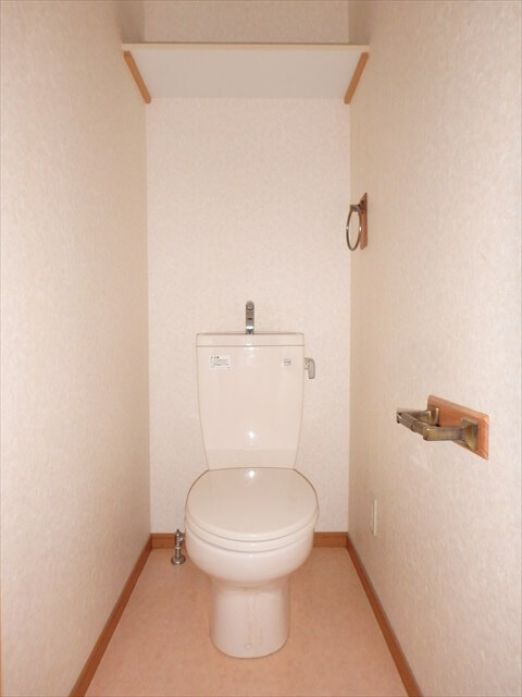 ネイ・クラルテのトイレ|別部屋写真です。