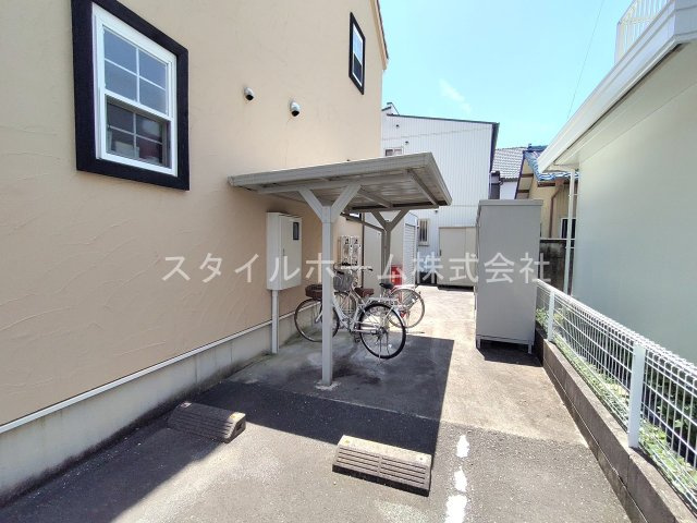 ネイ・クラルテの駐車場
