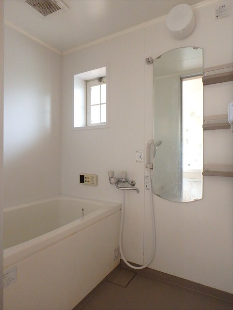 ネイ・クラルテの浴室|別部屋写真です。