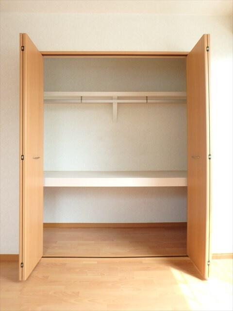 ネイ・クラルテの収納|別部屋写真です。