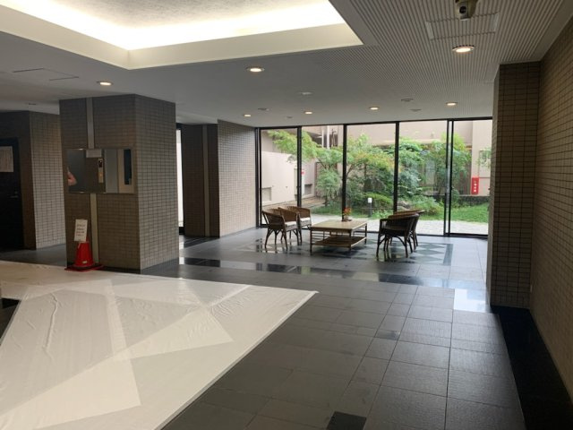 ファミール長岡京グランデュールのエントランス