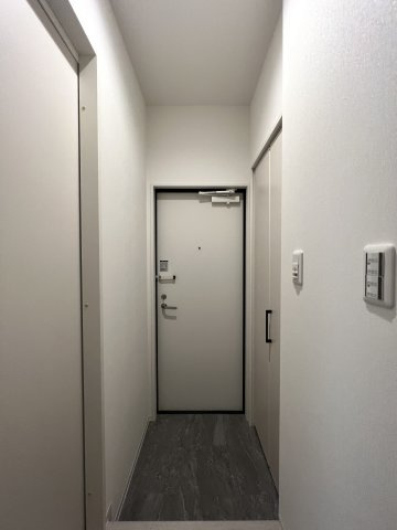 ファーストの玄関