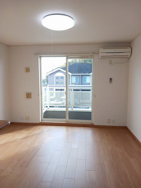 メゾン　アンソレイエNの居間・リビング