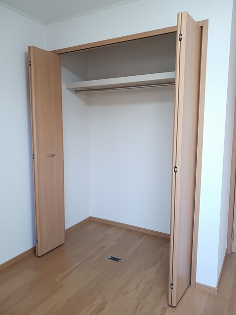 メゾン　アンソレイエNの収納