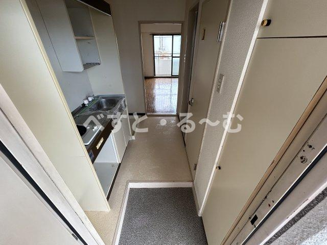 サンシャビルの玄関