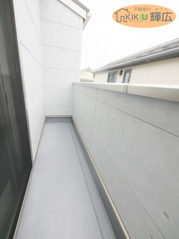 加古川市加古川町中津　中古戸建のバルコニー