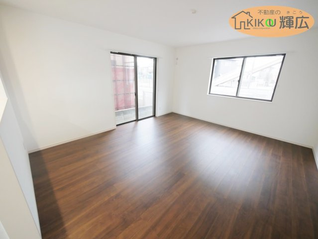 【居間・リビング】 | 加古川市加古川町中津　中古戸建 | JR加古川駅徒歩21分