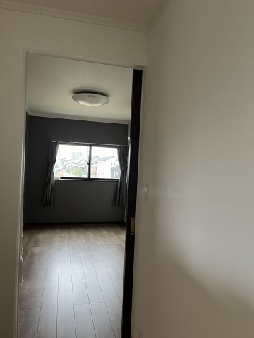 中古住宅　江崎北の洋室|2階4.9帖