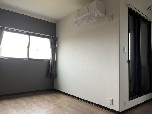中古住宅　江崎北の洋室|2階南東7.9帖
