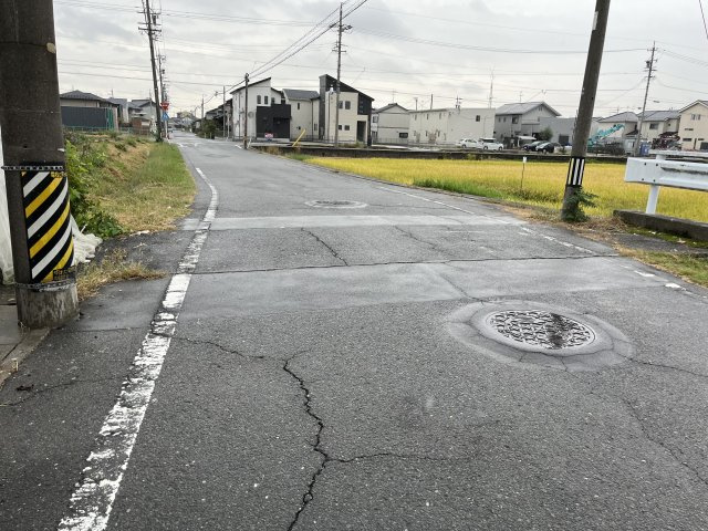 中古住宅　江崎北の前面道路含む現地写真|西から