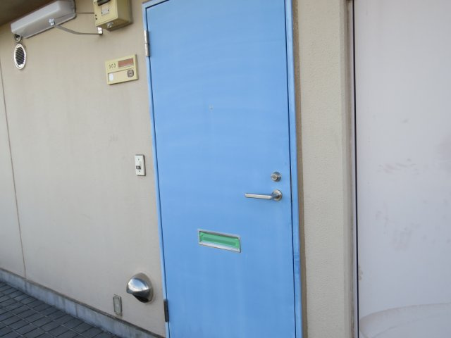日関パレスの玄関