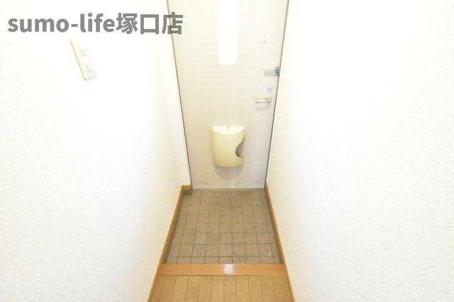 デフィ昆陽の玄関
