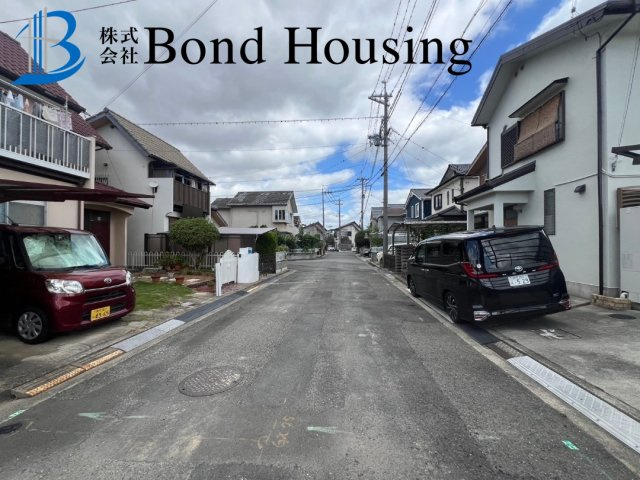 軽量鉄骨造・オール電化住宅・二見町福里　築39年の前面道路含む現地写真
