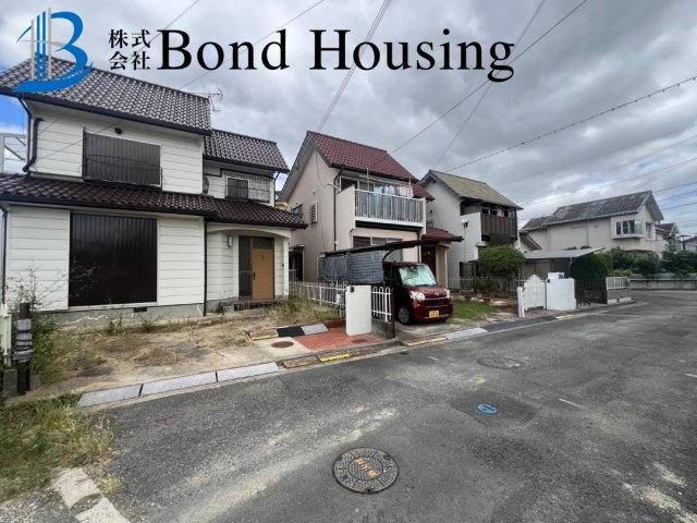 軽量鉄骨造・オール電化住宅・二見町福里　築39年の前面道路含む現地写真