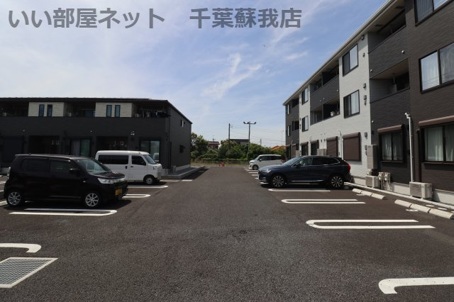 フェリスの駐車場|車をお持ちの方に嬉しい駐車場付きの物件です