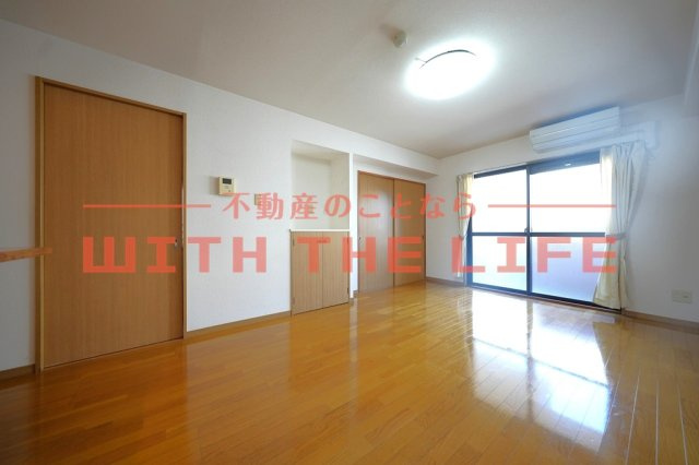 ソレイユ合川【10,000円キャッシュバック対象物件】の居間・リビング