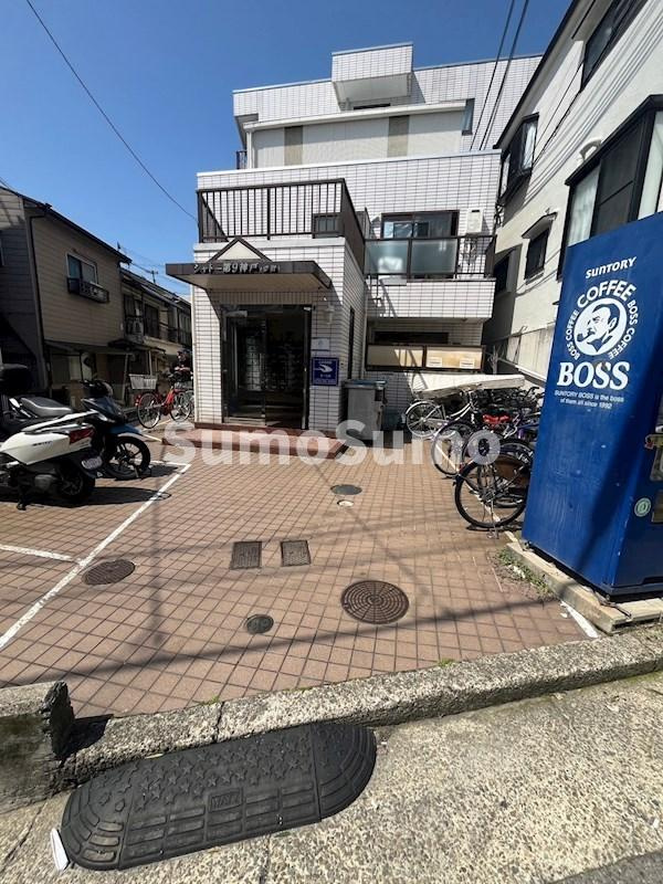 神戸市兵庫区夢野町２丁目の賃貸マンションのエントランス