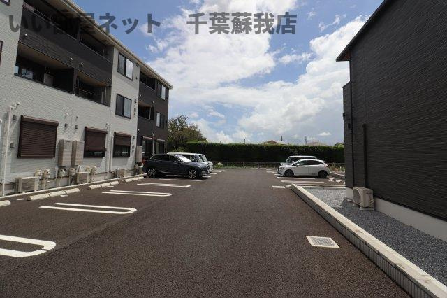 フェリスの駐車場|カースペースがあります