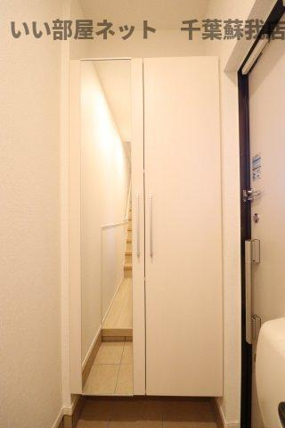 フェリスの玄関|収納もある玄関です