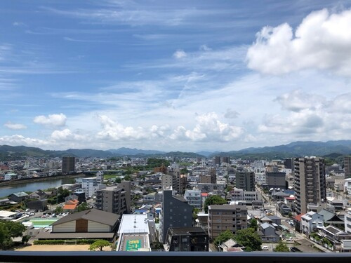 サーパスタワー鷹匠の展望|眺望：バルコニーからの眺望     （2024年7月撮影）