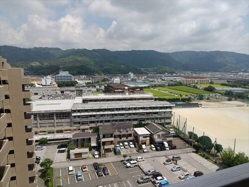 サーパスシティ高知２の展望|眺望：バルコニーからの眺望/前回募集時/2021年08月の写真     （2021年8月撮影）