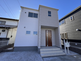 【外観】 | 現地写真　完成しました！ご内覧等、お気軽にお問合せください♪　							
