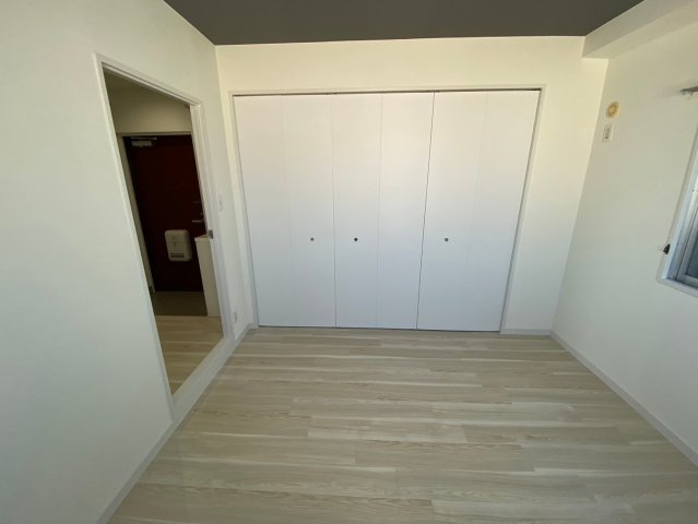 セザール喜多山の寝室|木の温もりがやさしいフローリングは安らぎをもたらすプライベート空間。