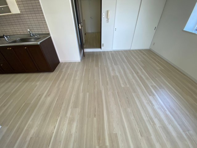 セザール喜多山の居間・リビング|日当たり・通風良好な明るくて開放的なリビングです♪